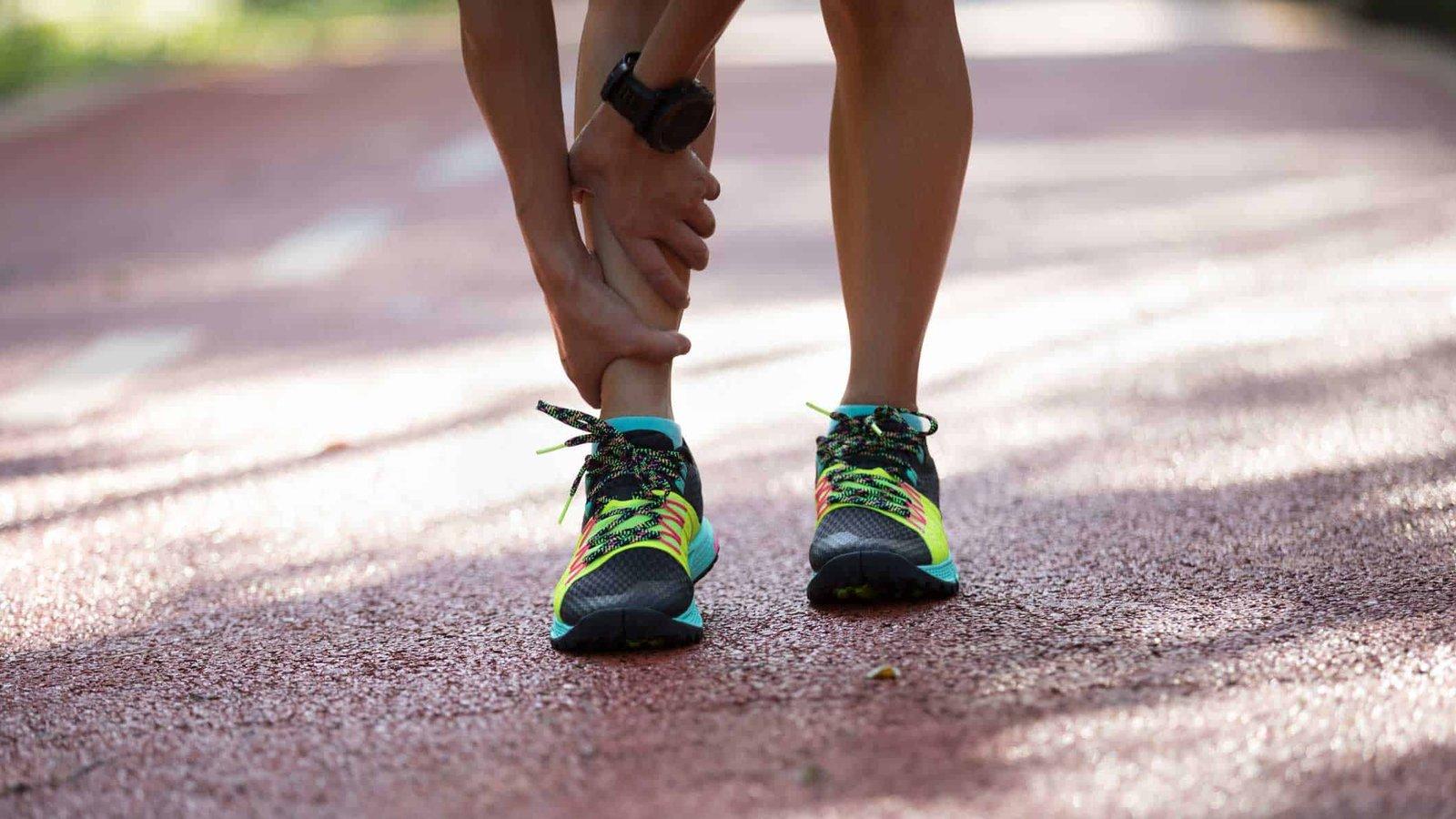 Pistolet do masażu dla triathlonisty 2026: Hyperice Hypervolt 3 vs Theragun Pro. Co naprawdę daje 2500 PLN regeneracji